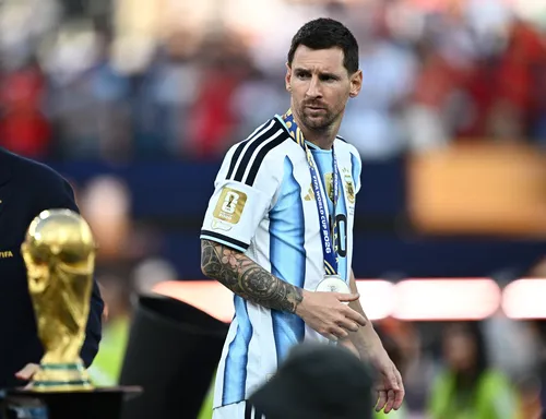 
					Copa do Mundo de 2030: veja sedes, formato e curiosidades da edição do centenário
				
				