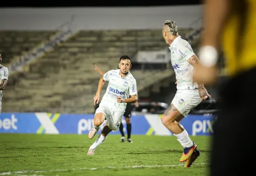 
					Serra Branca bate a Juazeirense e larga bem no mata-mata da Série D
				
				