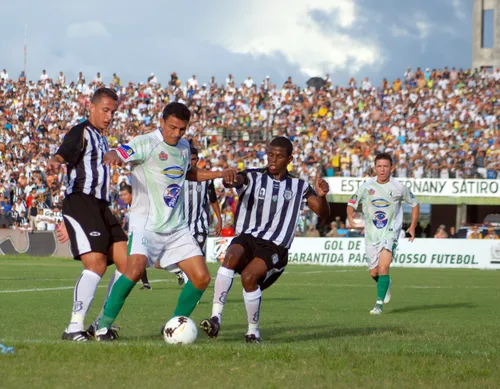 
					Sousa 35 anos: relembre 10 jogos marcantes na história do Dinossauro
				
				