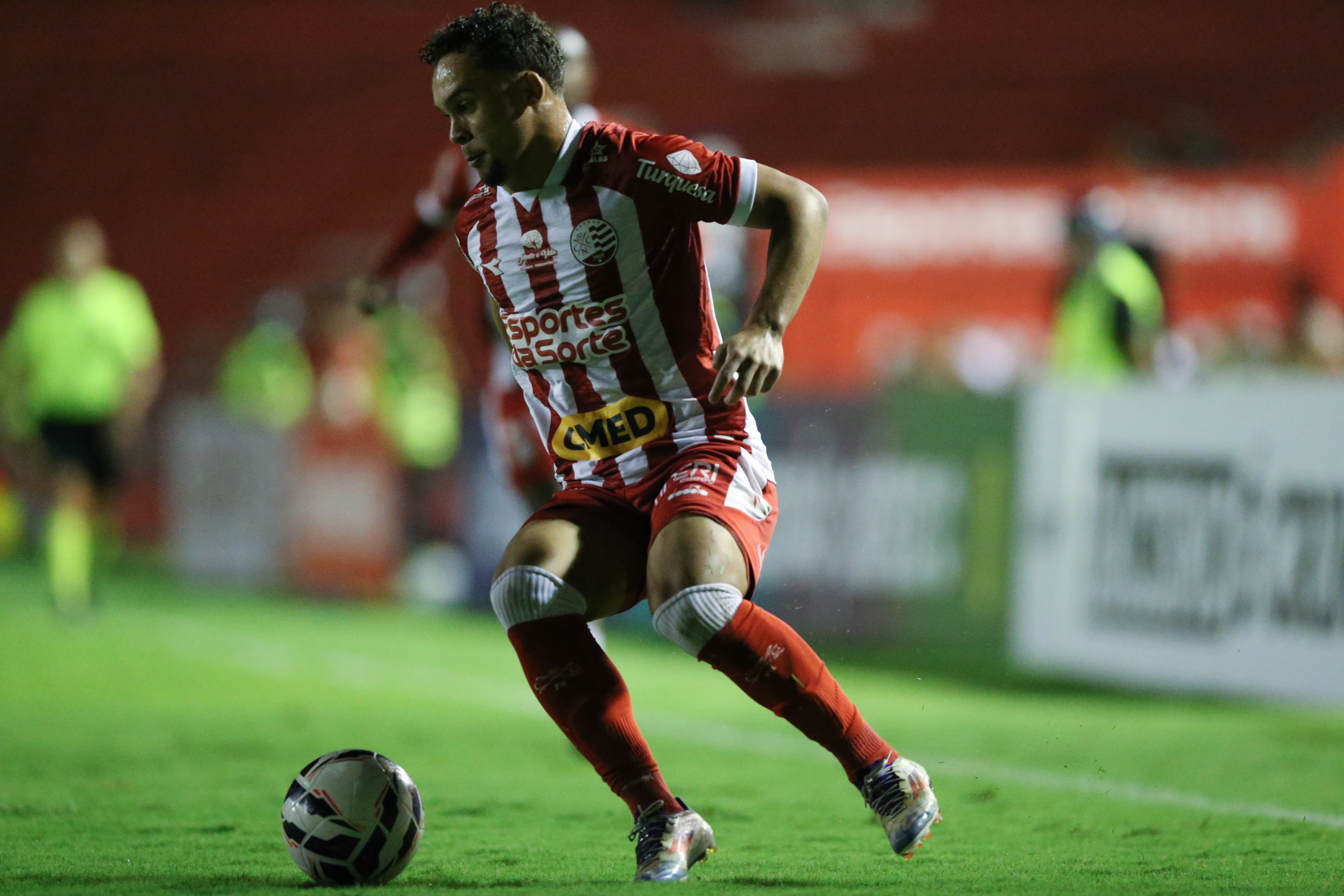 Botafogo-PB acerta o empréstimo do atacante Kayon, do Náutico