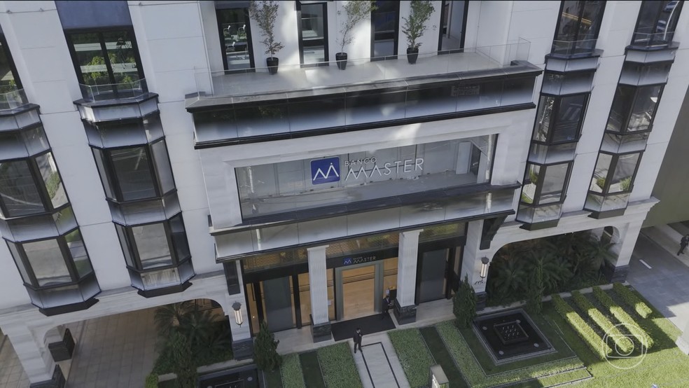 Dois senadores da Paraíba assinam pedido de CPI do Banco Master