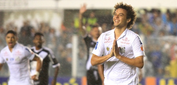 Dos títulos marcantes ao pênalti inesquecível: a trajetória vitoriosa de Victor Ferraz