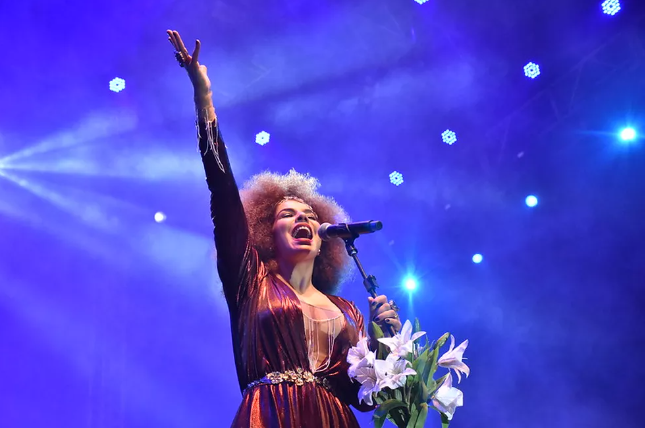 Show gratuito de Vanessa da Mata com Orquestra Sinfônica acontece nesta quarta-feira