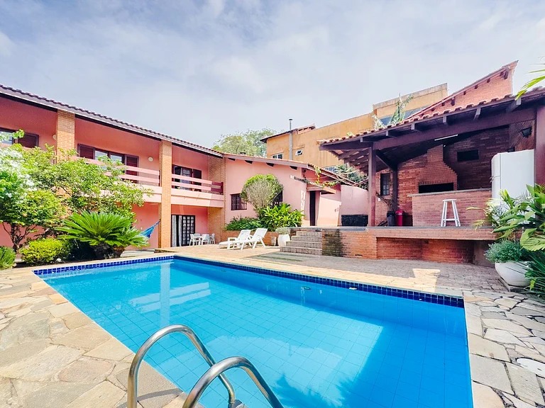 Hytalo Santos preso: veja mansão onde o influenciador estava em SP; vídeo