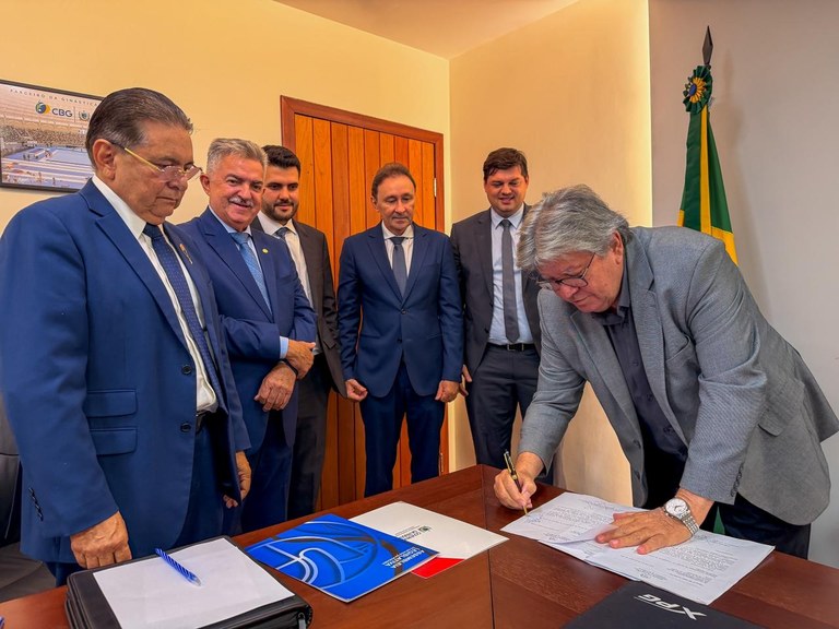 João Azevêdo já assinou indicações de Deusdete e Taciano para conselheiros do TCE-PB