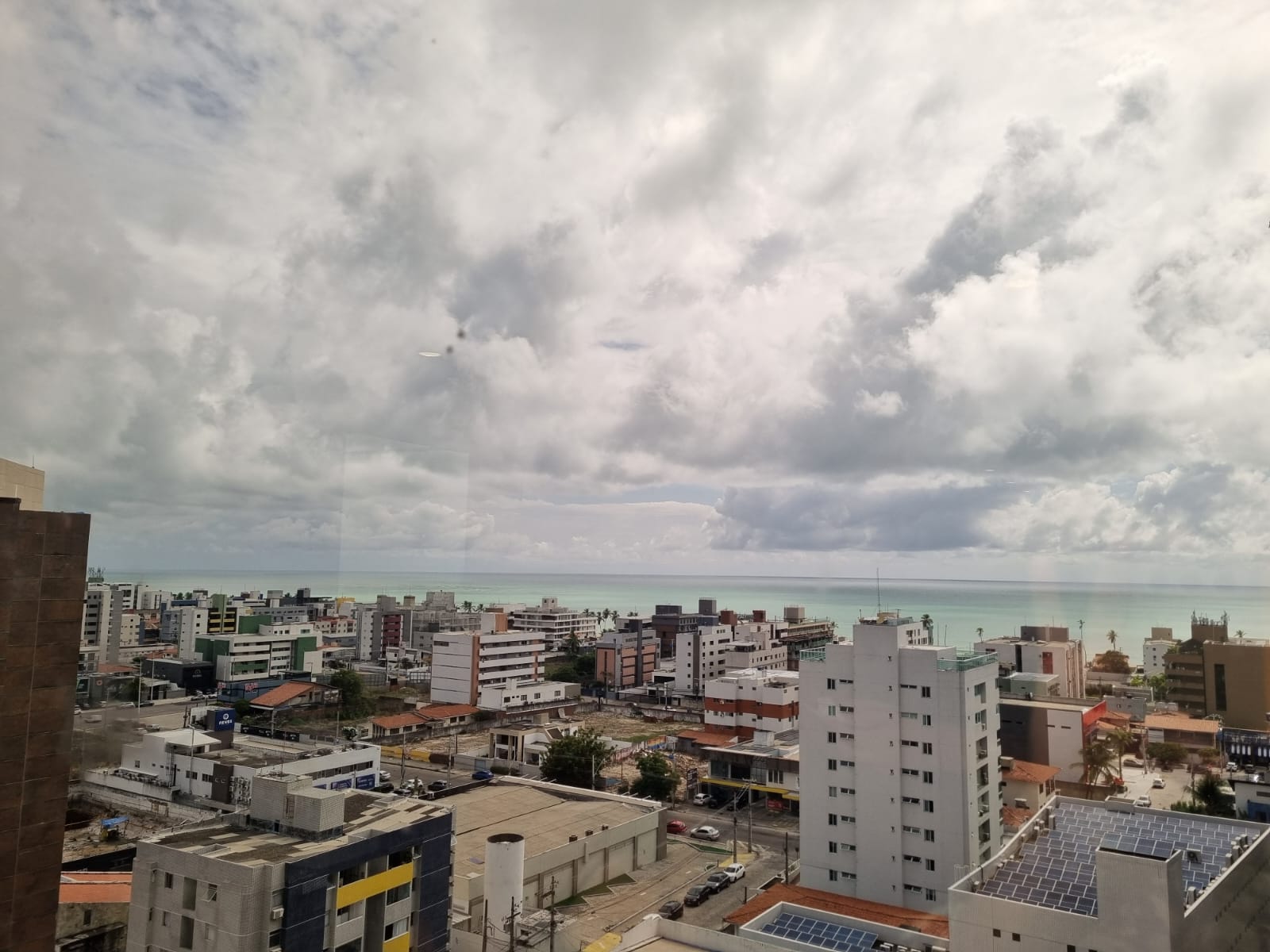 Hospedagens por temporada movimentaram R$ 1,6 bilhão em João Pessoa em 2025, aponta estudo