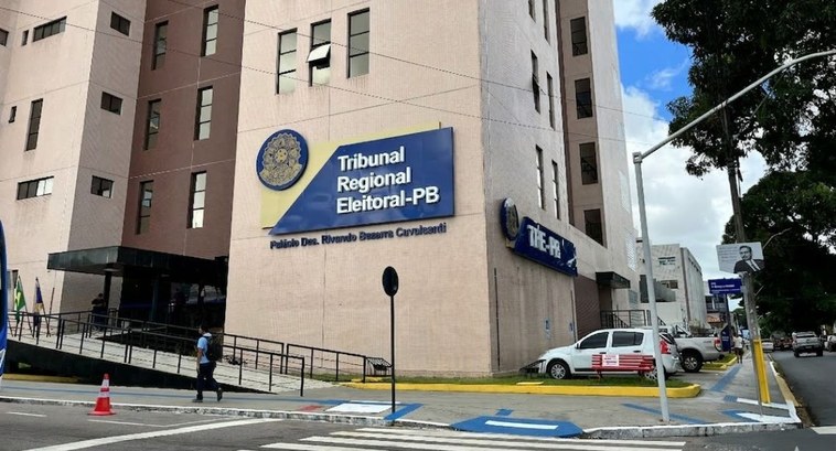 'Delivery de cestas básicas' às vésperas de eleição: pedido de vista suspende julgamento no TRE