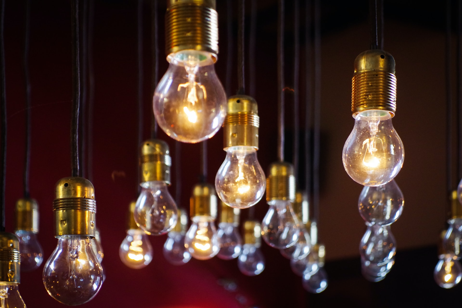 Governo renova contratos com distribuidoras de energia na PB e mais 12 estados