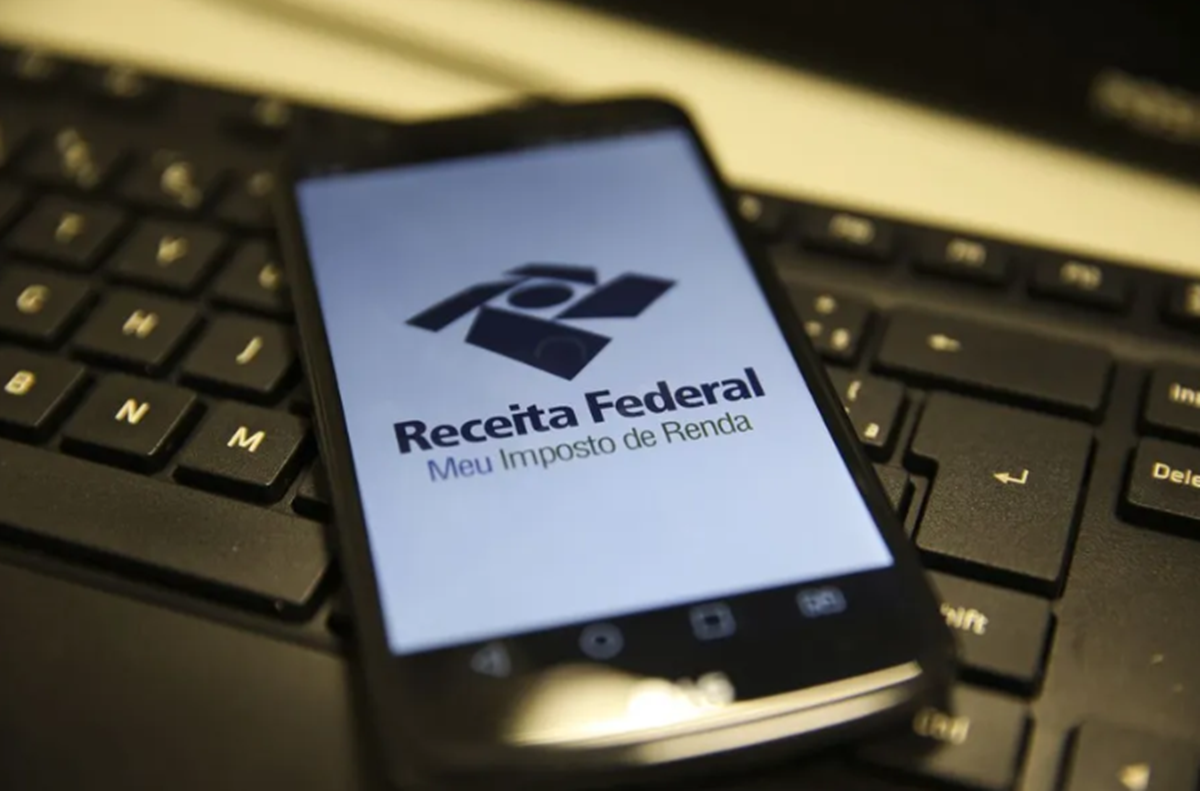 Imposto de Renda 2026: Receita Federal paga último lote da restituição nesta segunda (31)