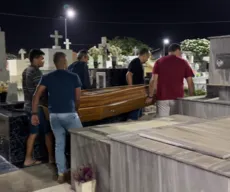 Corpo de idosa encontrada morta dentro de casa em João Pessoa é sepultado