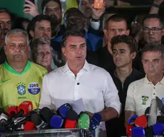 Flávio Bolsonaro apaga carta golpista em que se dizia ‘presidente eleito’ do Brasil