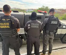 Grupo suspeito de tráfico de drogas e crimes violentos é alvo de operação da PF, no Sertão