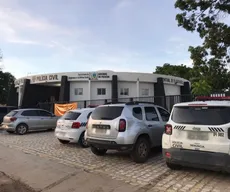 Homem é preso suspeito de agredir mulher e morder policial durante abordagem, em Cajazeiras