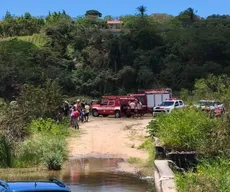 Homem morre após carro com cinco pessoas cair em açude no Agreste da Paraíba