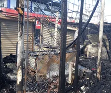 Incêndio destrói bar e loja de roupas, em João Pessoa