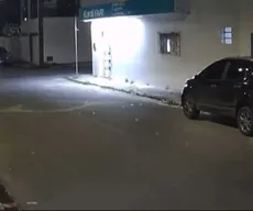 Motociclista fica ferido após carro invadir via preferencial, em Bayeux