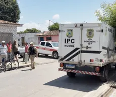 Mulher é morta a tiros e polícia investiga feminicídio, em Pedras de Fogo