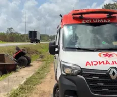 Mulher morre e dois homens ficam feridos em acidente na BR-101, em Alhandra