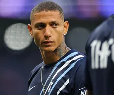 Richarlison recebe título de Cidadão Paraibano após doação de R$ 200 mil