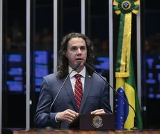 Veneziano alerta para risco de mudanças na PEC do fim da escala 6x1 se Flávio Bolsonaro vencer