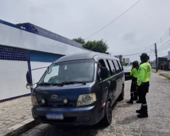 Após fiscalizações, 12 motoristas são autuados por transporte irregular de alunos em João Pessoa