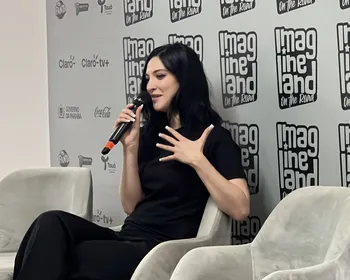Atriz de ‘One Piece’, Lera Abova agradece fãs durante Imagineland 2026:‘Muito feliz’
