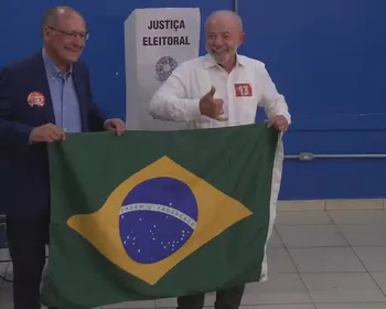 Presidente Lula vota em São Paulo e diz estar 'agradecido ao povo brasileiro'
