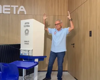 Candidato ao Governo da Paraíba, Cícero Lucena vota em João Pessoa