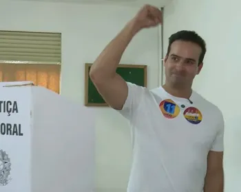 Candidato ao Governo da Paraíba,  Lucas Ribeiro vota em Campina Grande