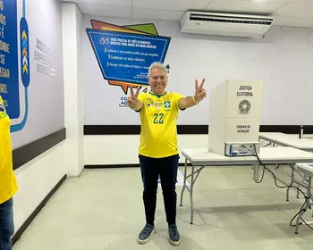 Candidato ao Senado, Marcelo Queiroga vota em João Pessoa