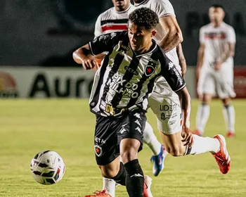 Com gol no fim, Botafogo-PB vence o Santa Cruz no Almeidão e tira rival da final da Série C