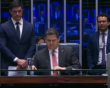 Com presença de Lula e de paraibanos, Congresso promulga PEC do fim da 6 x 1