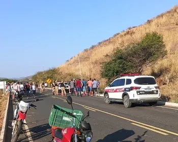 Corpo de mulher é encontrado em saco plástico às margens de rodovia, no Sertão