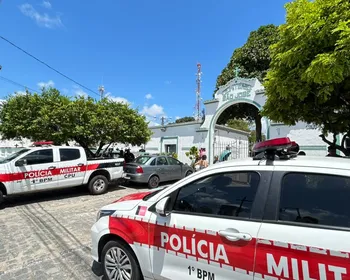Corpo é desenterrado e tem cabeça arrancada no Cemitério São José, em João Pessoa