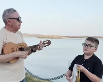 Dia das Crianças: menino de 11 anos conquista as redes sociais cantando clássicos do samba