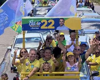Efraim mobiliza apoiadores de Flávio Bolsonaro com carreata em João Pessoa e Patos