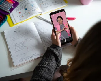 Estudar pelo TikTok: especialistas explicam como usar a rede sem perder o foco
