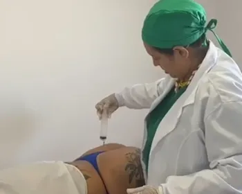 Falsa médica é presa, suspeita de aplicar silicone de construção em harmonização de glúteos