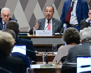 Fim da escala 6x1 passa na CCJ do Senado e texto vai a plenário