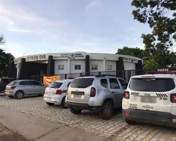 Homem é preso suspeito de agredir mulher e morder policial durante abordagem, em Cajazeiras