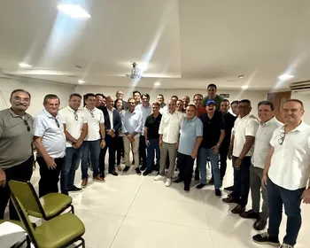 Leo Bezerra reúne bancada após eleição e deve anunciar medidas sobre limpeza urbana