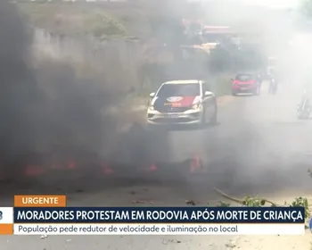 Moradores bloqueiam PB-095 após morte de criança e cobram melhorias na sinalização