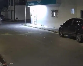 Motociclista fica ferido após carro invadir via preferencial, em Bayeux