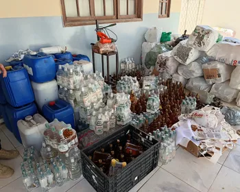 Operação fecha fábrica clandestina de cachaça em Serra Branca, na PB