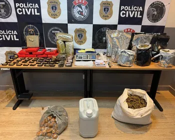 Polícia prende cinco suspeitos de vender drogas por delivery em João Pessoa