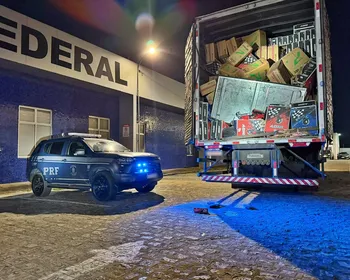 PRF apreende 535 mil maços de cigarros na Paraíba