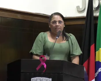 Vanilda assume Prefeitura de Areia, defende prefeita cassada e promete manter gestão
