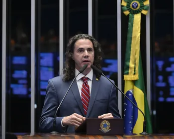 Veneziano alerta para risco de mudanças na PEC do fim da escala 6x1 se Flávio Bolsonaro vencer