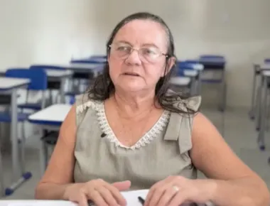 Aos 65 anos, mulher que não estudou na infância aprende a ler e escreve primeiro livro na PB