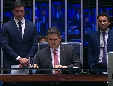 Com presença de Lula e de paraibanos, Congresso promulga PEC do fim da 6 x 1